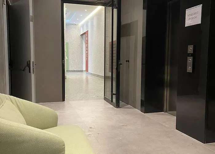 Garden Building Luxury * 티라나